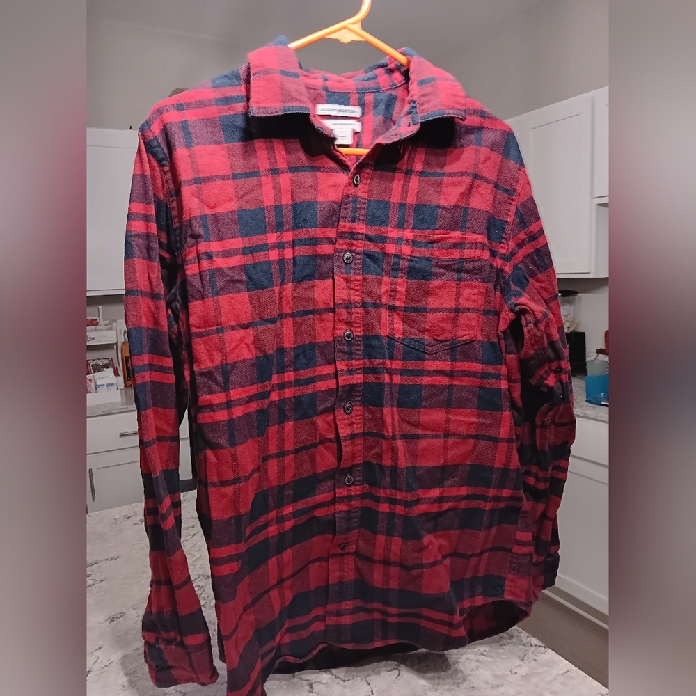 NWOT Men's  Amazon Essentials flannel button-down shirt adult MD red/black plaid